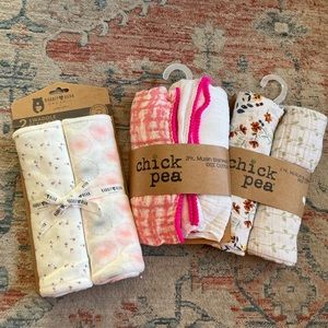 NWT- 3 sets of swaddle blankets!